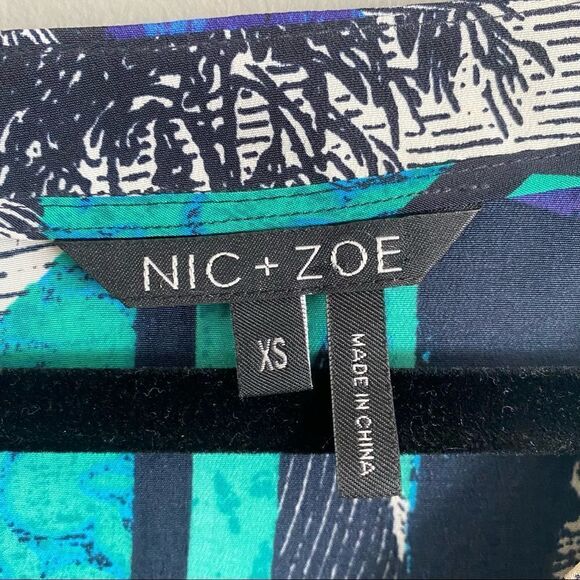 Nic + Zoe Arsty Vibrant Abstract Printed Polyester Button Up Shirt Blouse - Picture 3 of 6